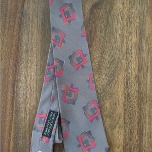 Giorgio Armani cravatte Gray Silk Tie with Pink and Grey Geometric Medallions